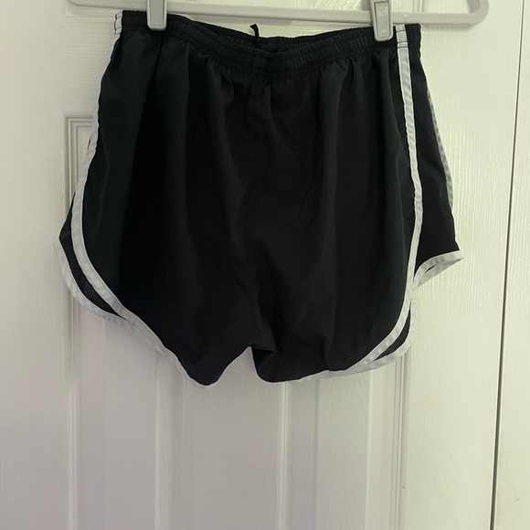 Nike women’s running shorts - Picture 3 of 3